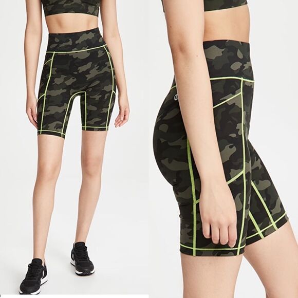NWT All Access Center Stage Bike Shorts in Olive Camo M - Picture 1 of 9
